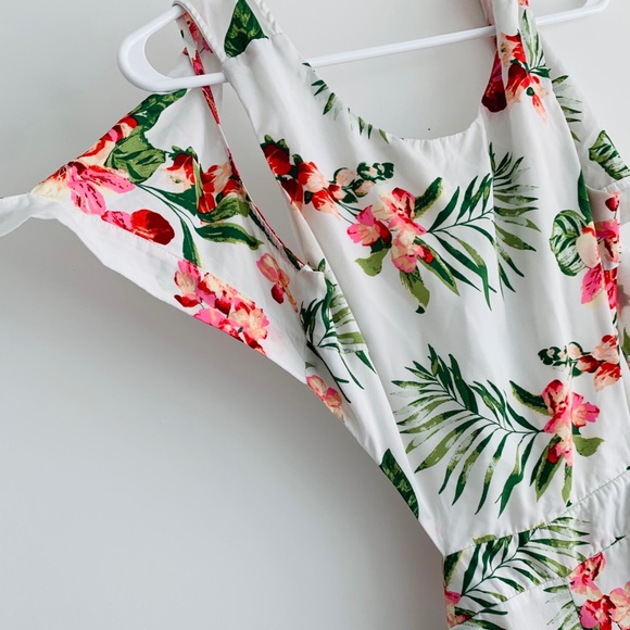 Floral open back jumper. New. - Picture 7 of 10